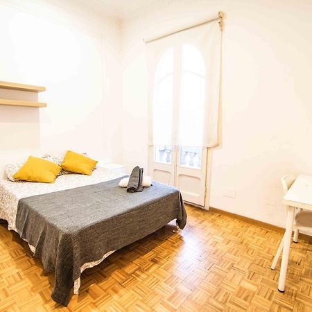 Balmes Private Rooms Барселона Екстериор снимка