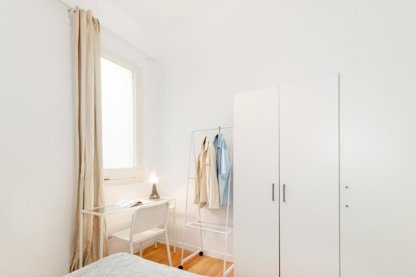 Balmes Private Rooms Барселона Екстериор снимка