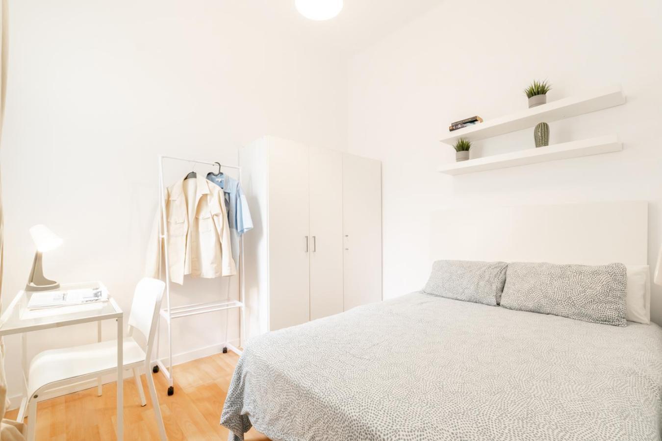Balmes Private Rooms Барселона Екстериор снимка