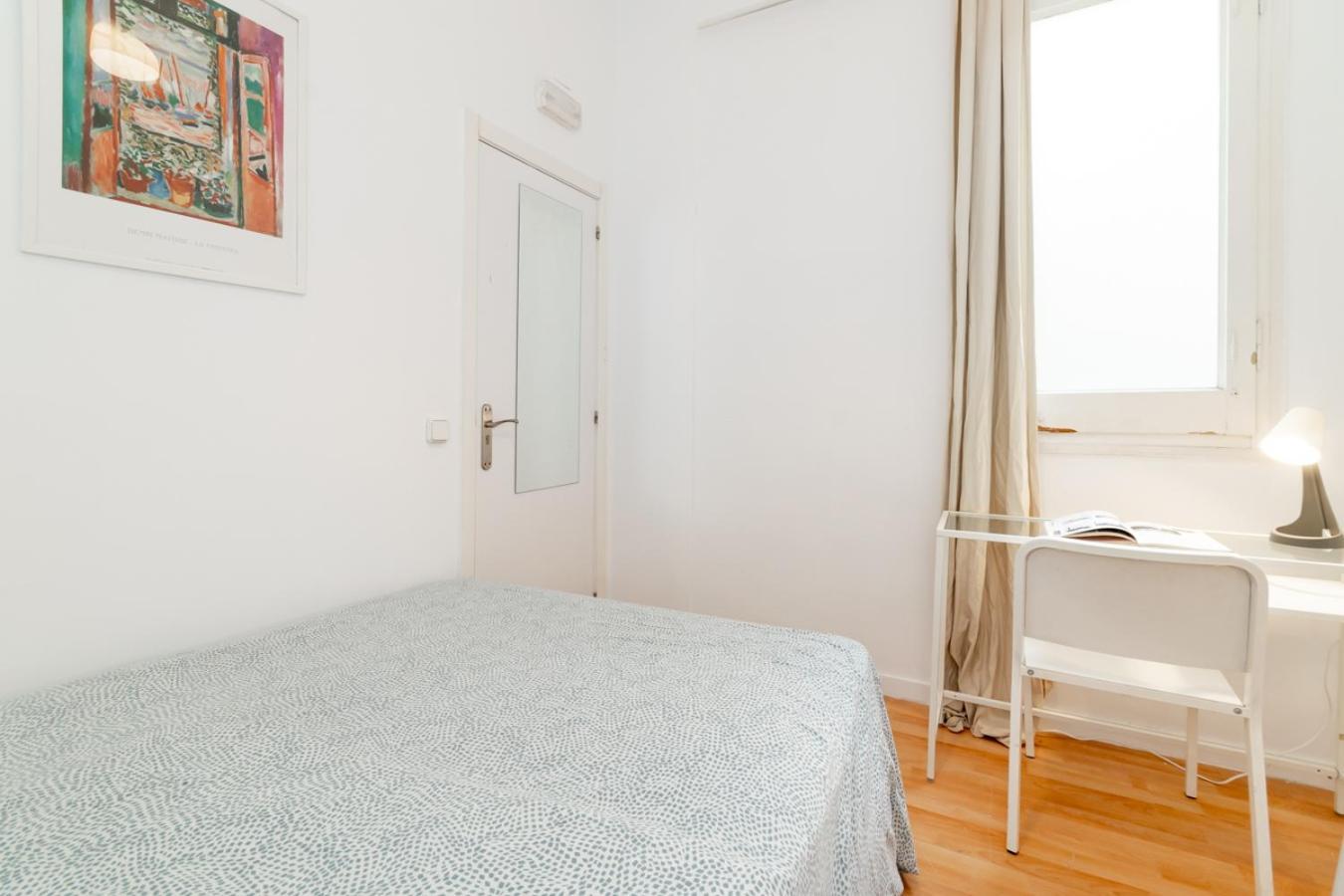 Balmes Private Rooms Барселона Екстериор снимка