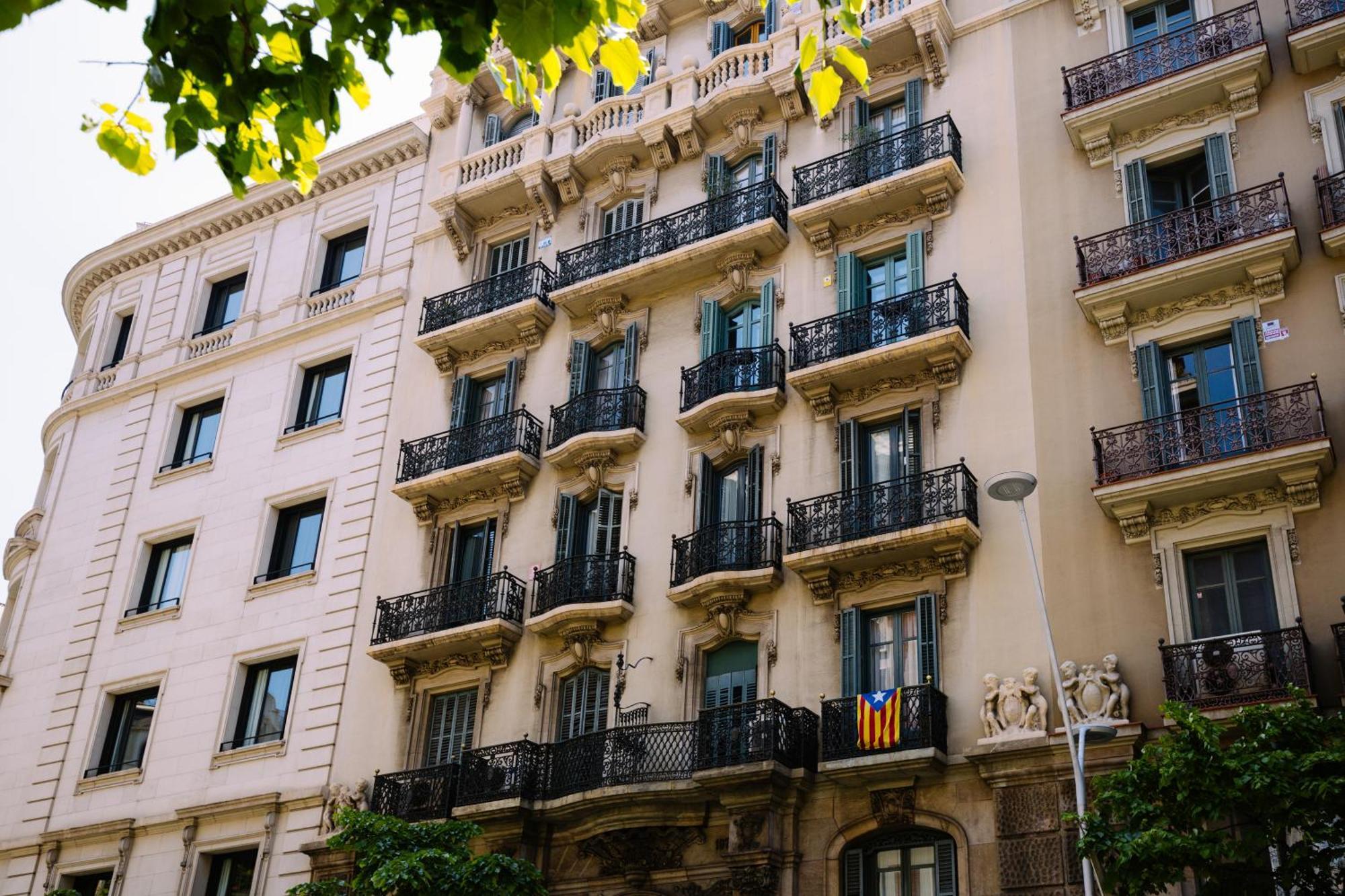 Balmes Private Rooms Барселона Екстериор снимка