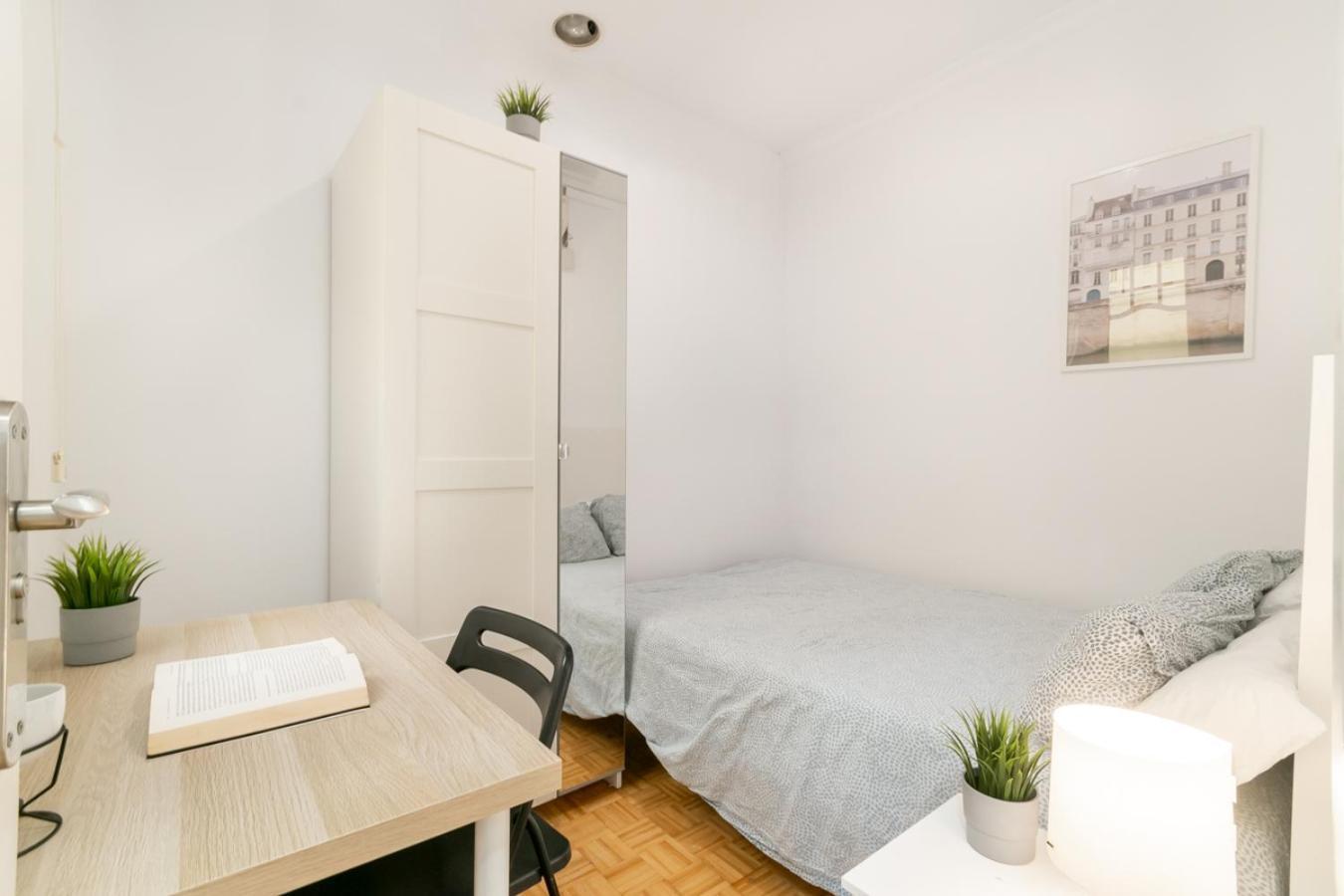 Balmes Private Rooms Барселона Екстериор снимка