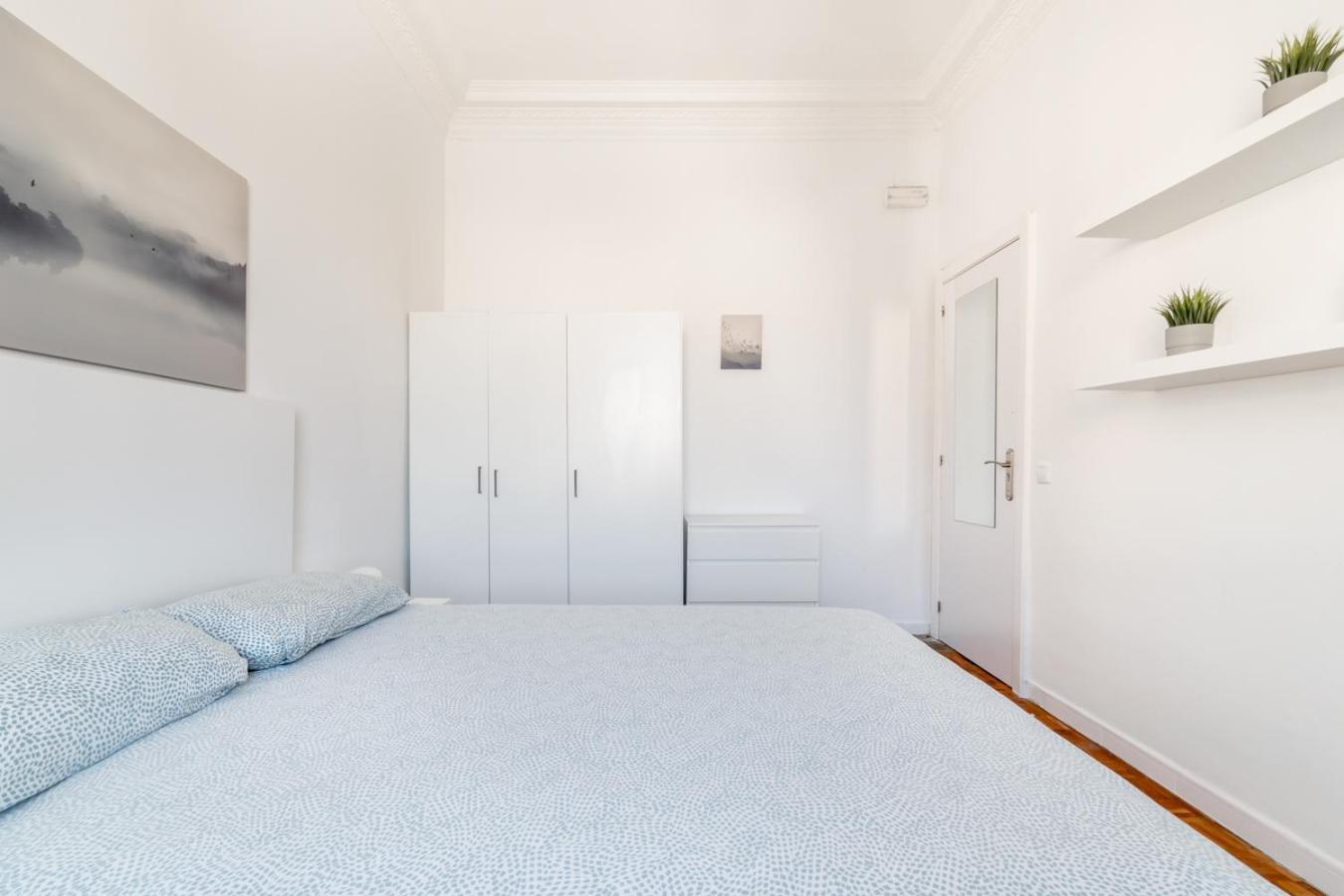 Balmes Private Rooms Барселона Екстериор снимка