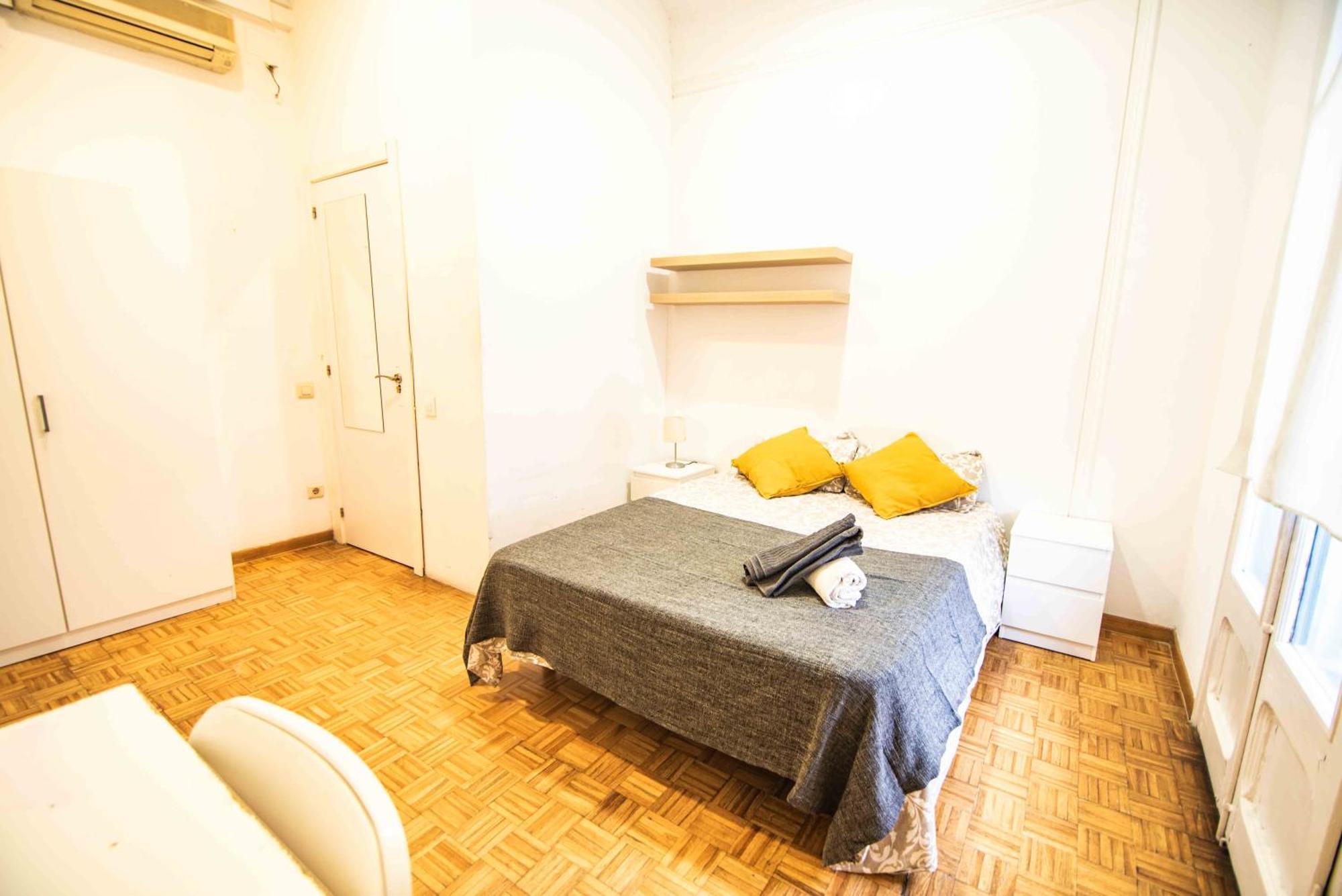 Balmes Private Rooms Барселона Екстериор снимка