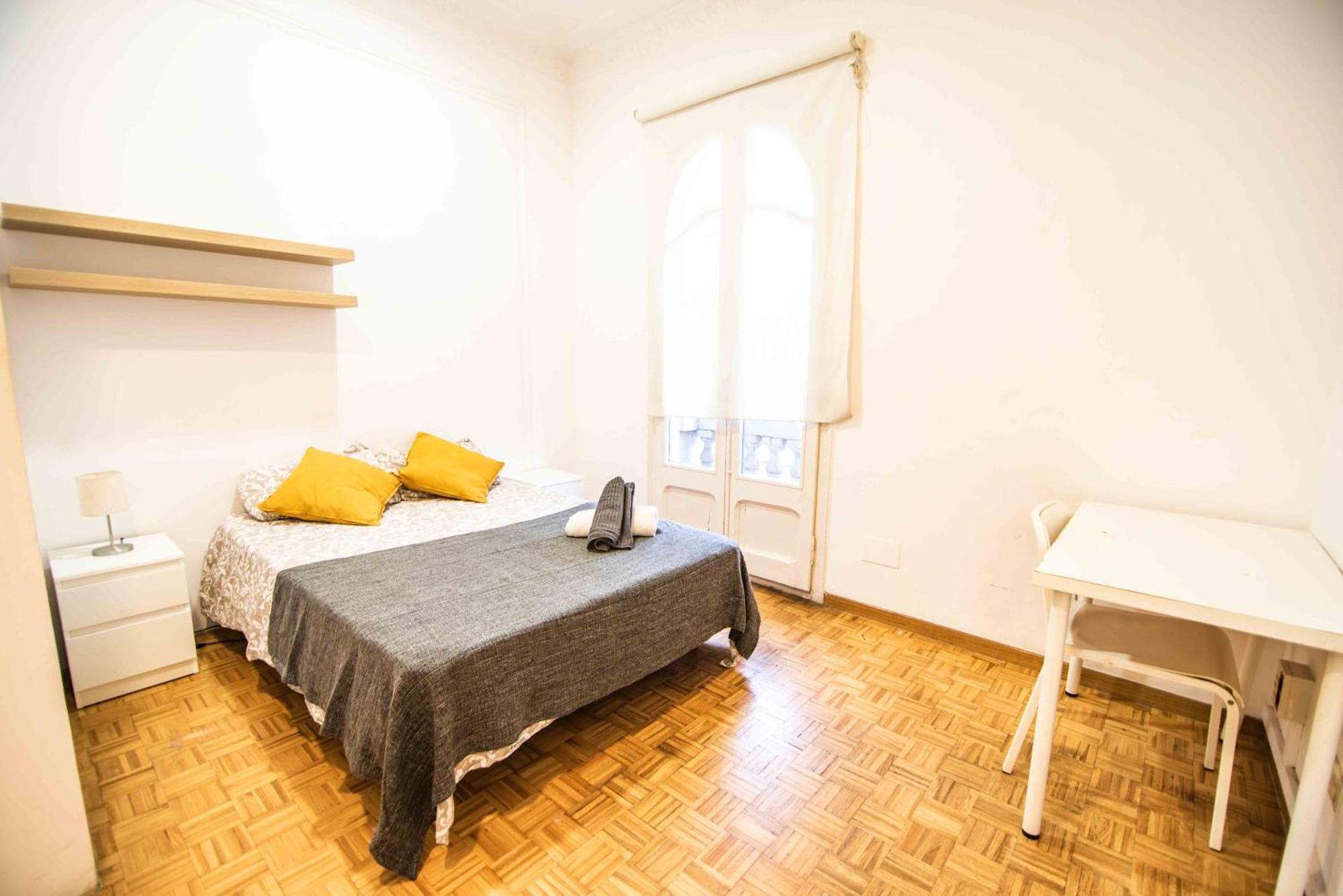 Balmes Private Rooms Барселона Екстериор снимка