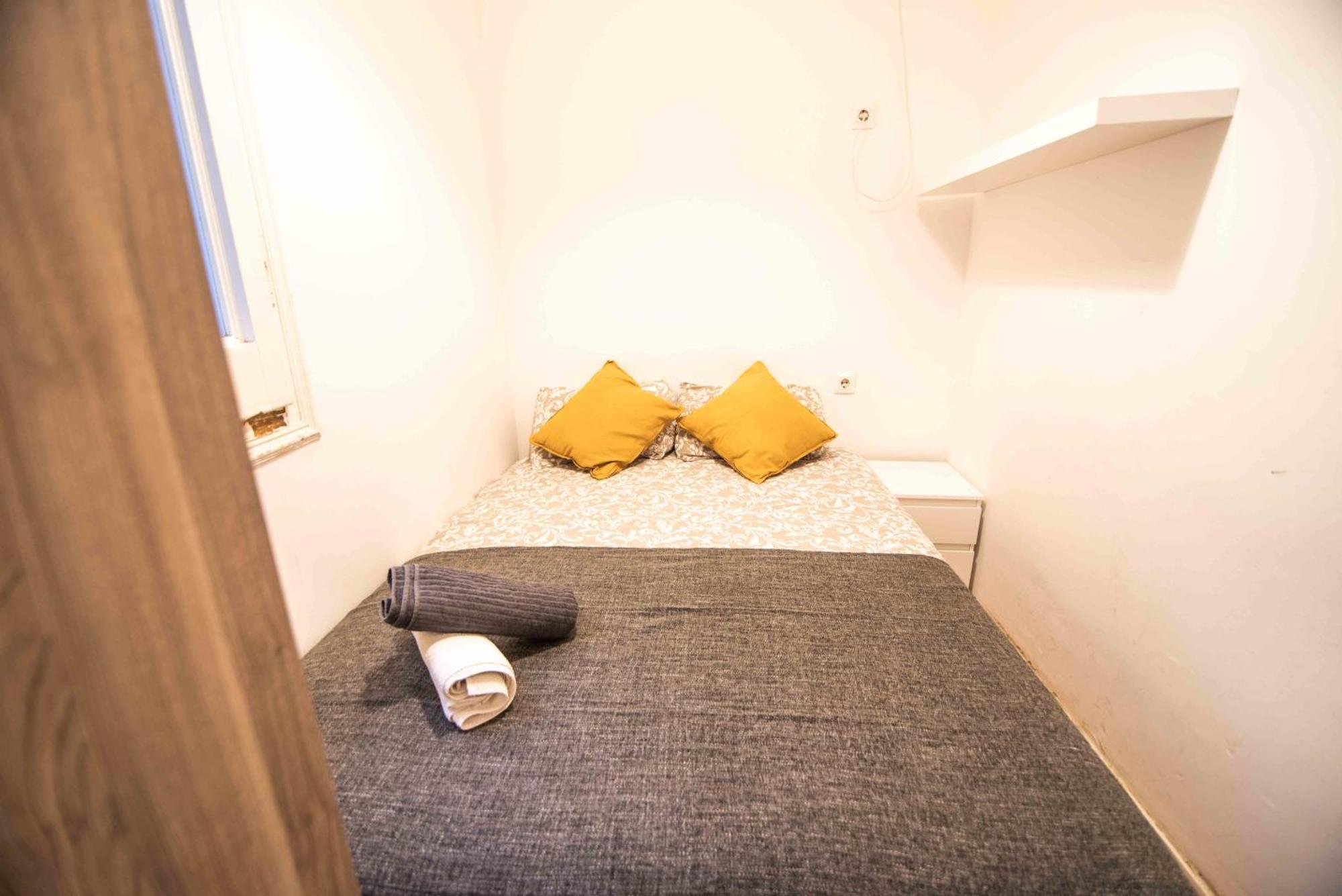 Balmes Private Rooms Барселона Екстериор снимка